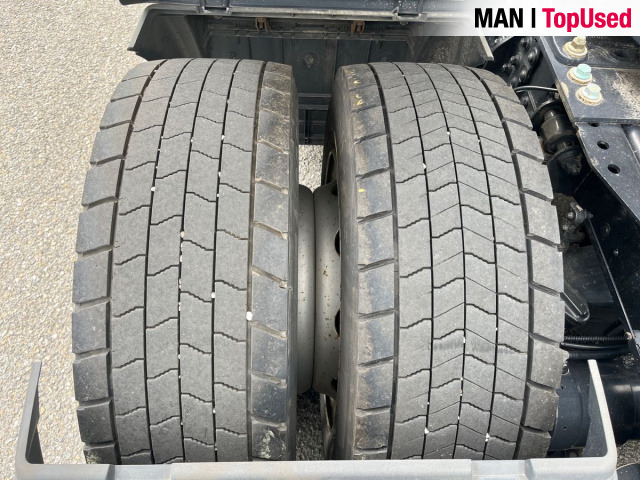 MAN TGX 18.470 4X2 LLS-U Euro6 Retarder Klima Navi ZV - Nyergesvontató: 3 kép. MAN TGX 18.470 4X2 LLS-U Euro6 Retarder Klima Navi ZV - Nyergesvontató: 3 kép.