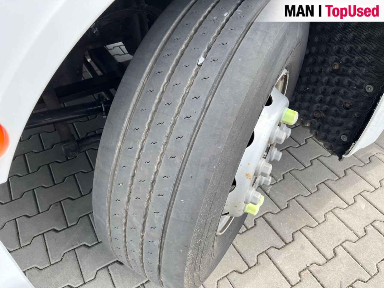 MAN TGX 18.470 4x2 BL SA Euro6 Retarder Klima ZV - Nyergesvontató: 2 kép. MAN TGX 18.470 4x2 BL SA Euro6 Retarder Klima ZV - Nyergesvontató: 2 kép.