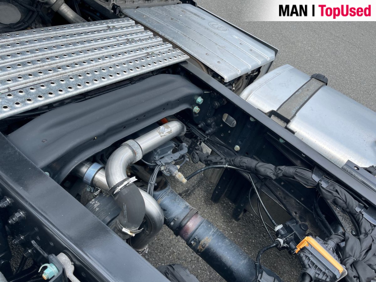 MAN TGX 18.470 4x2 BL SA Euro6 Retarder Klima ZV - Nyergesvontató: 5 kép. MAN TGX 18.470 4x2 BL SA Euro6 Retarder Klima ZV - Nyergesvontató: 5 kép.