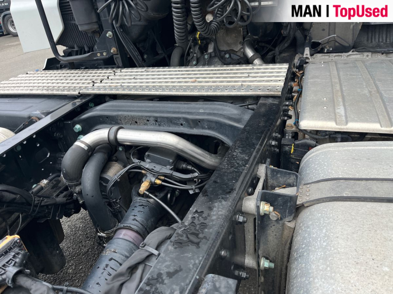 MAN TGX 18.470 4x2 BL SA Euro6 Retarder Klima ZV - Nyergesvontató: 4 kép. MAN TGX 18.470 4x2 BL SA Euro6 Retarder Klima ZV - Nyergesvontató: 4 kép.