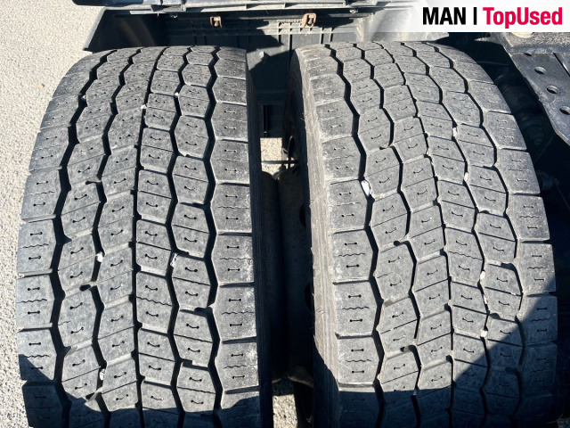 MAN TGX 18.470 4x2 LL SA Euro6 Klima Luftfeder ZV - Nyergesvontató: 4 kép. MAN TGX 18.470 4x2 LL SA Euro6 Klima Luftfeder ZV - Nyergesvontató: 4 kép.