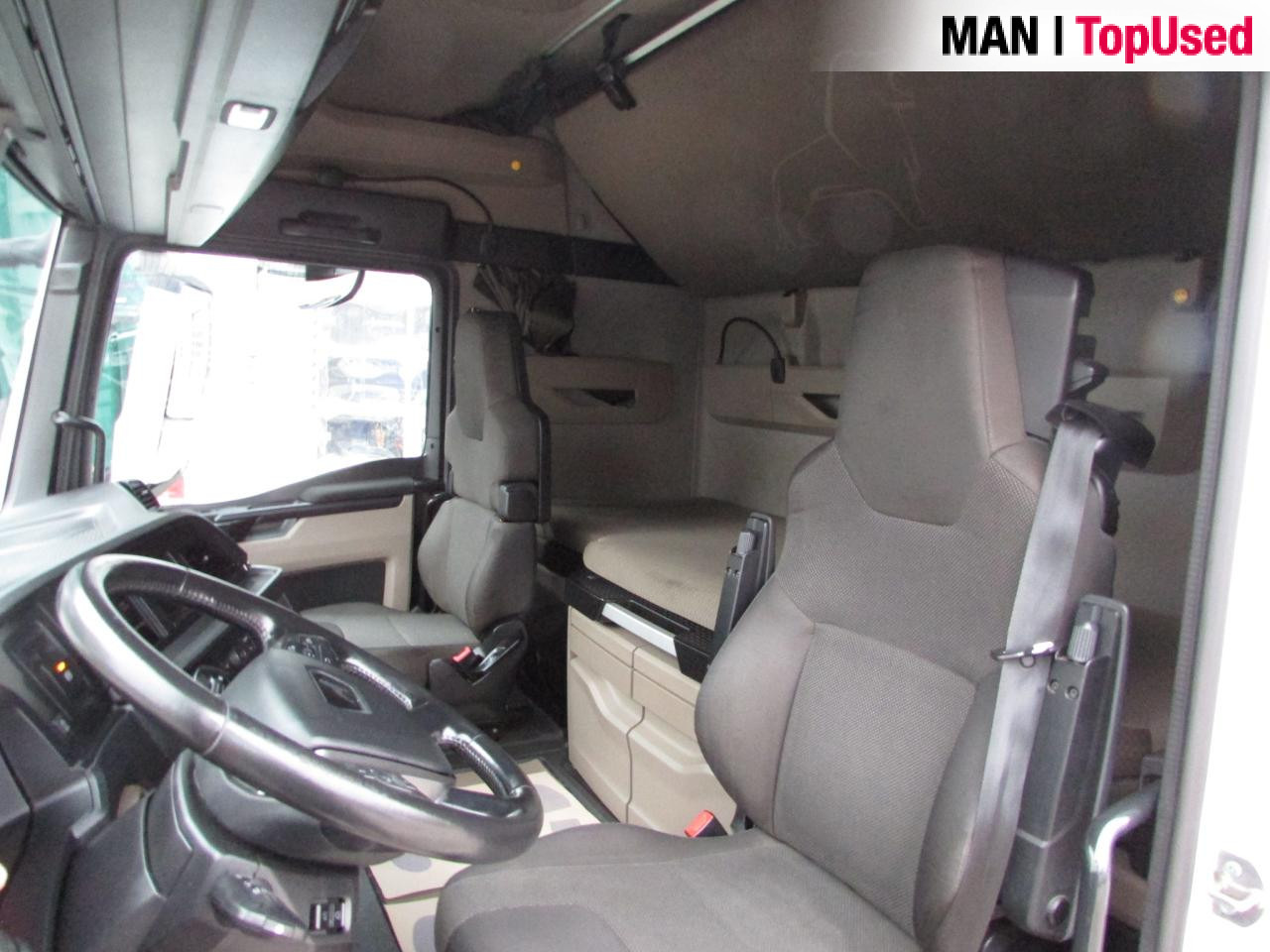 MAN TGX 18.470 4x2 LL VARIABLE 5TH WHEEL - Nyergesvontató: 2 kép. MAN TGX 18.470 4x2 LL VARIABLE 5TH WHEEL - Nyergesvontató: 2 kép.