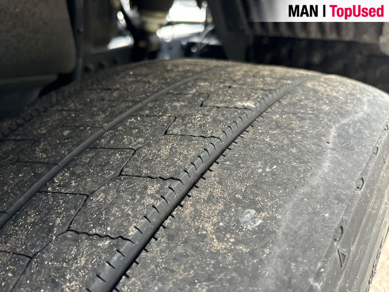 MAN TGX 18.510 4x2 LL SA Ultra *MM878472 Euro6 Klima - Nyergesvontató: 3 kép. MAN TGX 18.510 4x2 LL SA Ultra *MM878472 Euro6 Klima - Nyergesvontató: 3 kép.