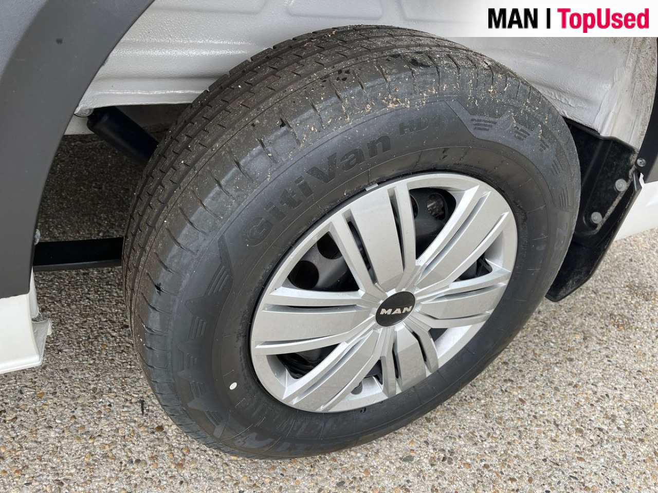 MAN TGE 3.180 4X2F SB - Furgon, Duplakabinos kisteherautó: 4 kép. MAN TGE 3.180 4X2F SB - Furgon, Duplakabinos kisteherautó: 4 kép.