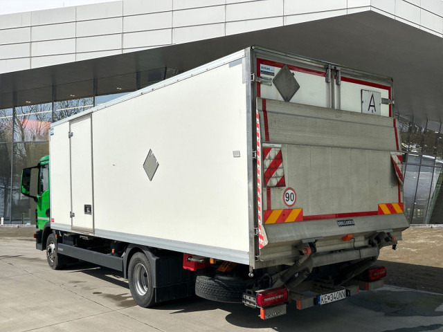 Dobozos felépítményű teherautó MAN TGL 12.220 4x2 BL CH: 15 kép.