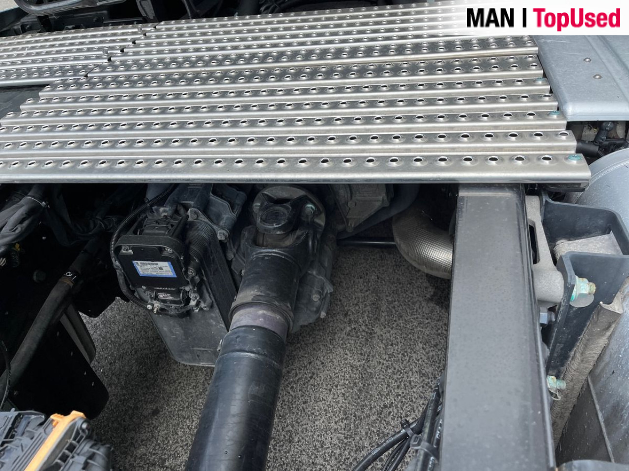 MAN TGX 18.470 4x2 BL SA Euro6 Retarder Klima ZV - Nyergesvontató: 4 kép. MAN TGX 18.470 4x2 BL SA Euro6 Retarder Klima ZV - Nyergesvontató: 4 kép.