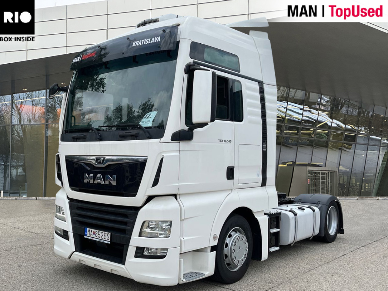 MAN TGX 18.510 4X2 LLS-U Euro6 Retarder Klima ZV - Nyergesvontató: 1 kép. MAN TGX 18.510 4X2 LLS-U Euro6 Retarder Klima ZV - Nyergesvontató: 1 kép.