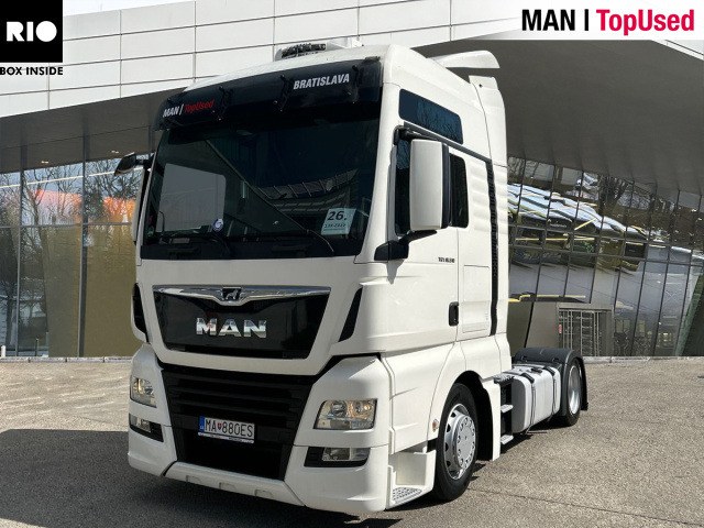 MAN TGX 18.510 4X2 LLS-U Euro6 Retarder Klima ZV - Nyergesvontató: 1 kép. MAN TGX 18.510 4X2 LLS-U Euro6 Retarder Klima ZV - Nyergesvontató: 1 kép.