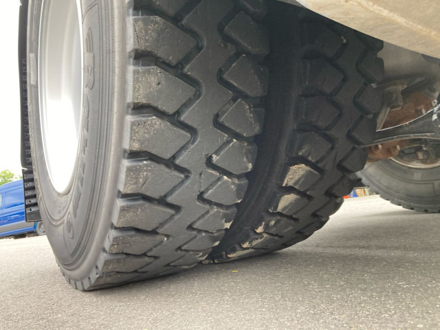 MAN TGX 18.510 4X4H BLS KIPPHYDRAULIKA - Nyergesvontató: 3 kép. MAN TGX 18.510 4X4H BLS KIPPHYDRAULIKA - Nyergesvontató: 3 kép.