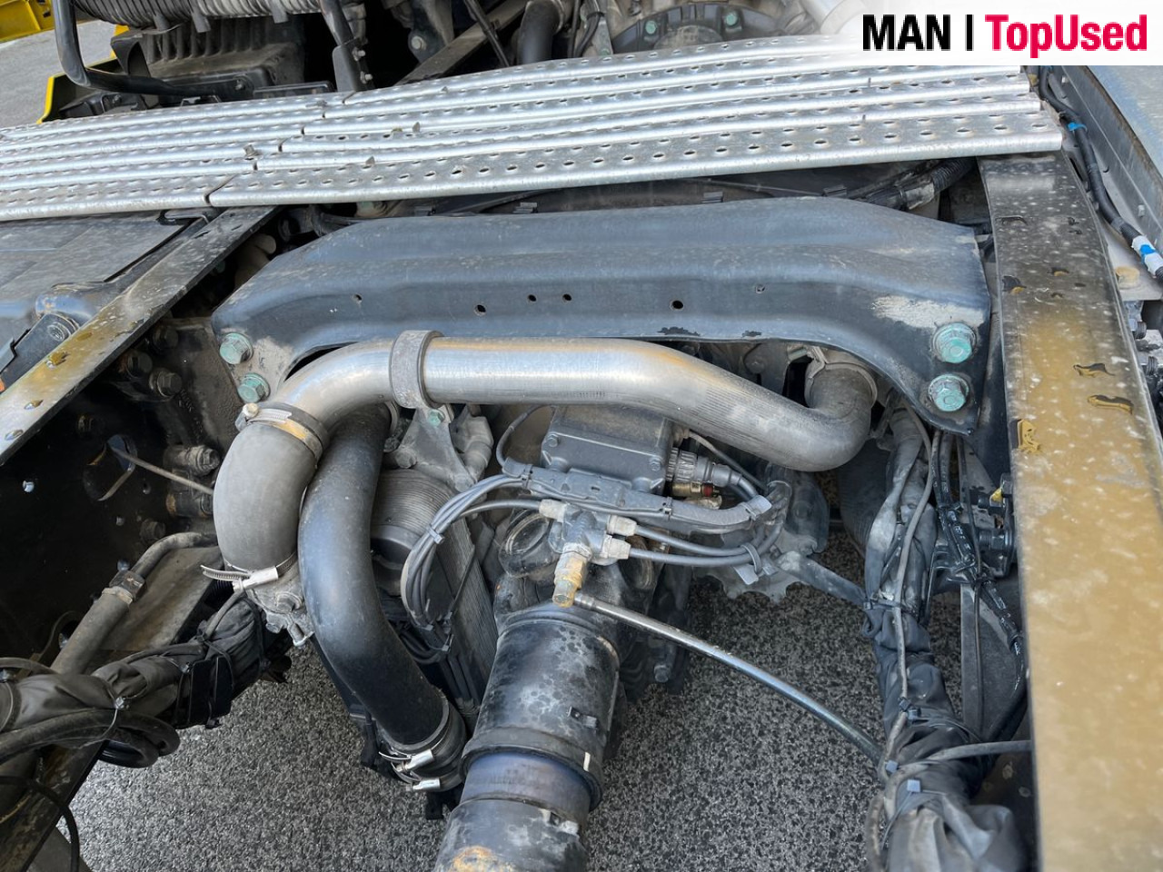 MAN TGX 18.510 4x2 BL SA Euro6 Retarder Klima ZV - Nyergesvontató: 4 kép. MAN TGX 18.510 4x2 BL SA Euro6 Retarder Klima ZV - Nyergesvontató: 4 kép.