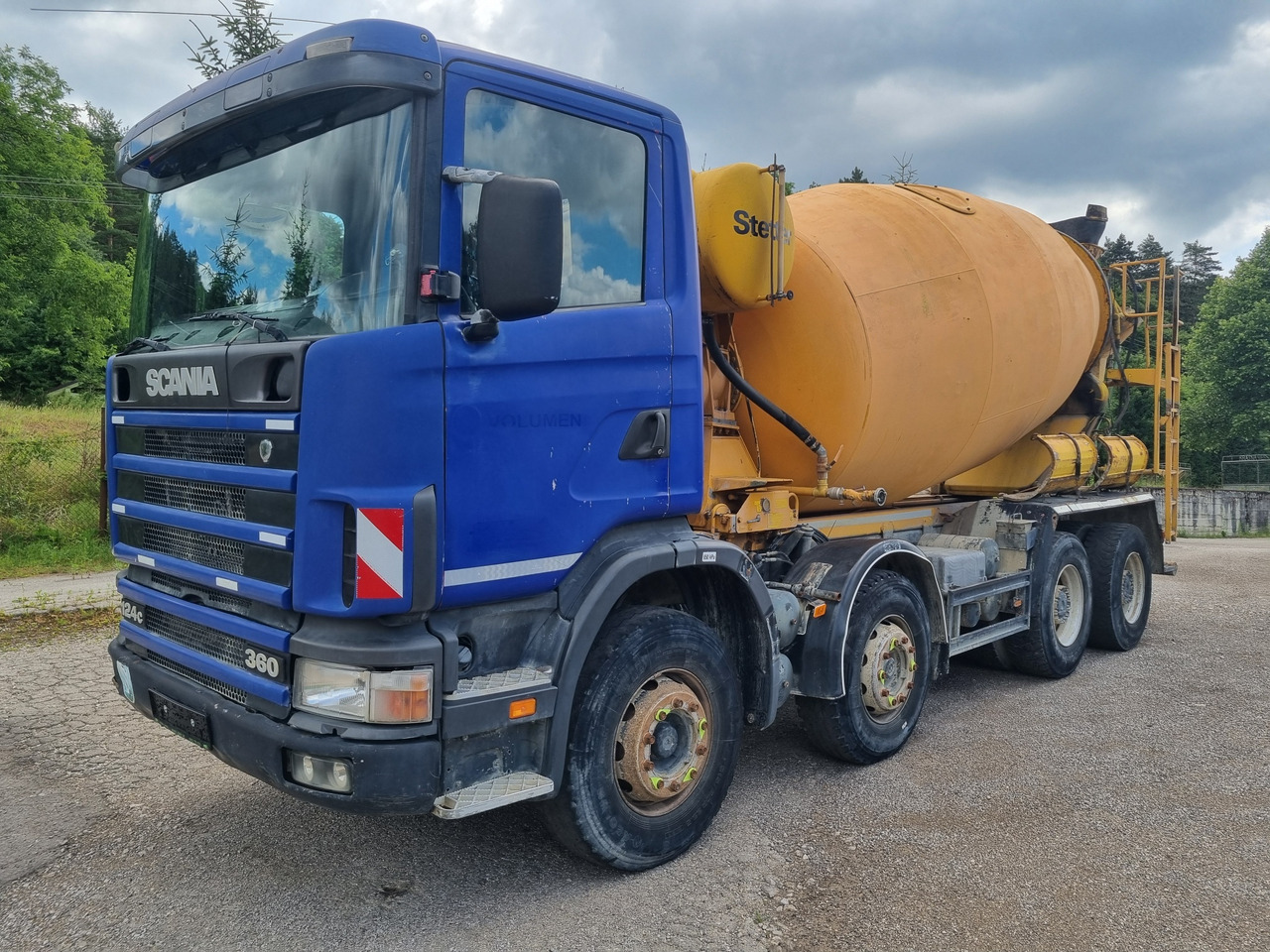 SCANIA R 124 CB8X4HZ 360 mixer - Betonmixer: 1 kép. SCANIA R 124 CB8X4HZ 360 mixer - Betonmixer: 1 kép.