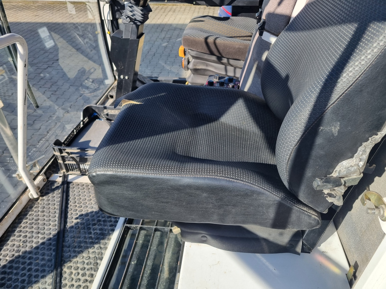 Utcaseprő gép SCHMIDT Cleango compact sweeper 400: 6 kép.