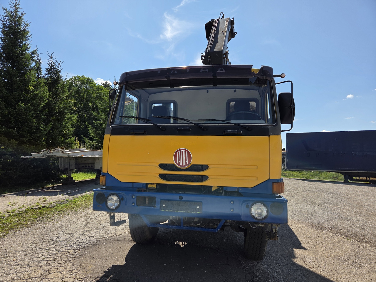 TATRA T815 260R11 6x6 + HIAB 250 - Platós teherautó, Darus autó: 2 kép. TATRA T815 260R11 6x6 + HIAB 250 - Platós teherautó, Darus autó: 2 kép.