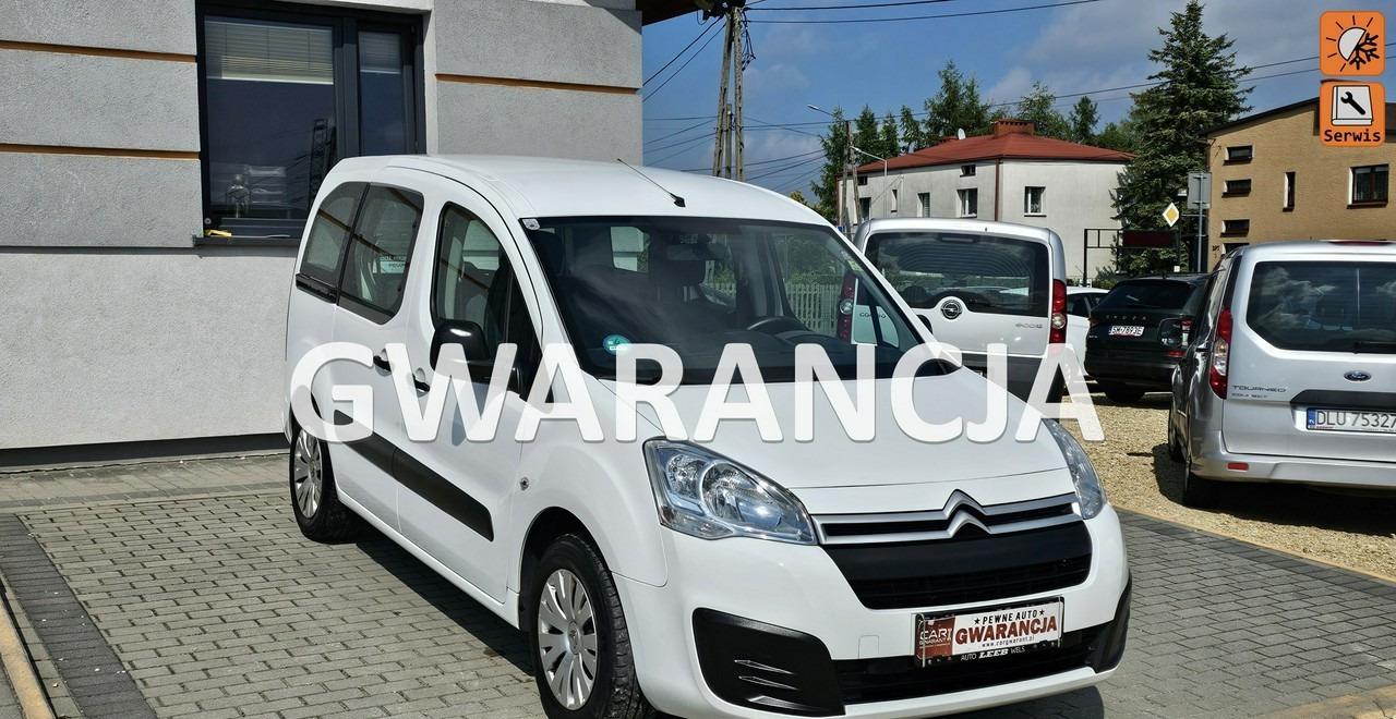Citroen Berlingo II 5 -osobowy*29450 zł netto* - Autó: 1 kép. Citroen Berlingo II 5 -osobowy*29450 zł netto* - Autó: 1 kép.