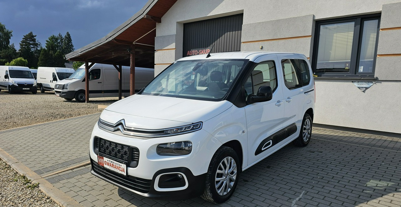 Citroen Berlingo II 5 -osobowy*klma * - Autó: 3 kép. Citroen Berlingo II 5 -osobowy*klma * - Autó: 3 kép.