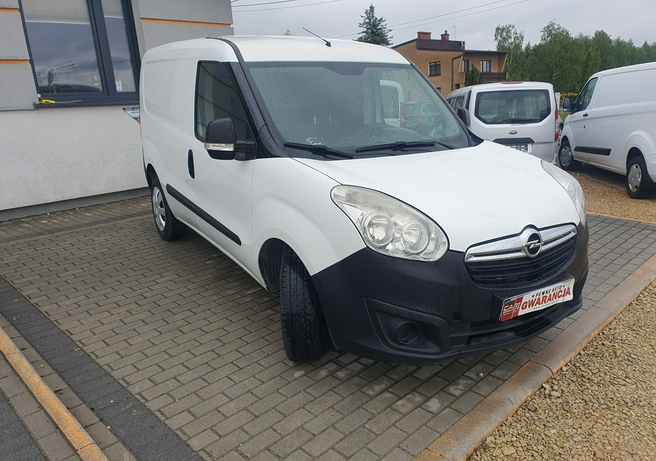 Fiat Doblo Opel Combo 1.4 Benzyna Polski Salon - Furgon: 3 kép. Fiat Doblo Opel Combo 1.4 Benzyna Polski Salon - Furgon: 3 kép.