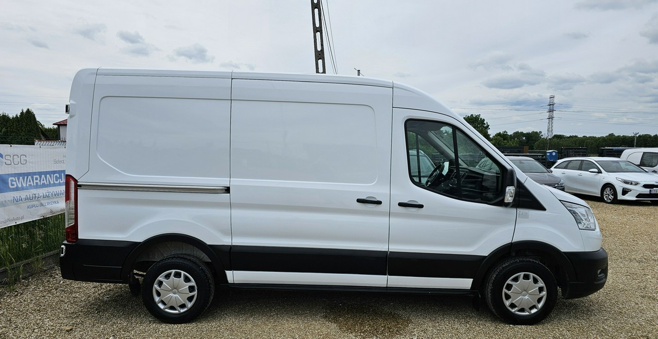 Ford Transit *klima* wersja trend* - Furgon: 4 kép. Ford Transit *klima* wersja trend* - Furgon: 4 kép.