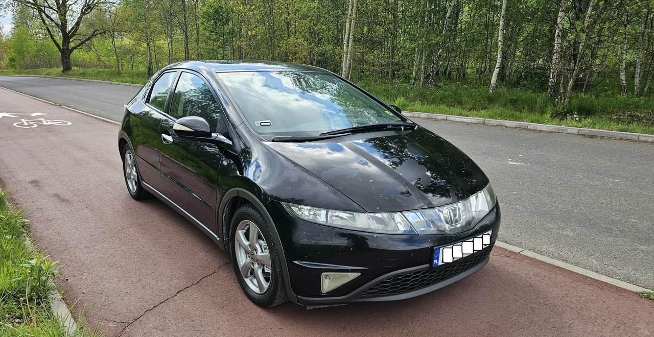 Honda Civic VIII bardzo ładna * pełnosprawna * - Autó: 2 kép. Honda Civic VIII bardzo ładna * pełnosprawna * - Autó: 2 kép.