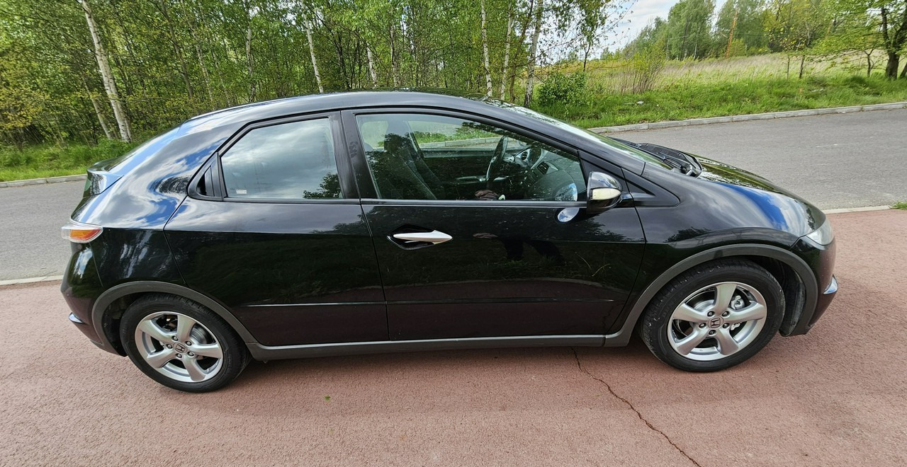 Honda Civic VIII bardzo ładna * pełnosprawna * - Autó: 3 kép. Honda Civic VIII bardzo ładna * pełnosprawna * - Autó: 3 kép.