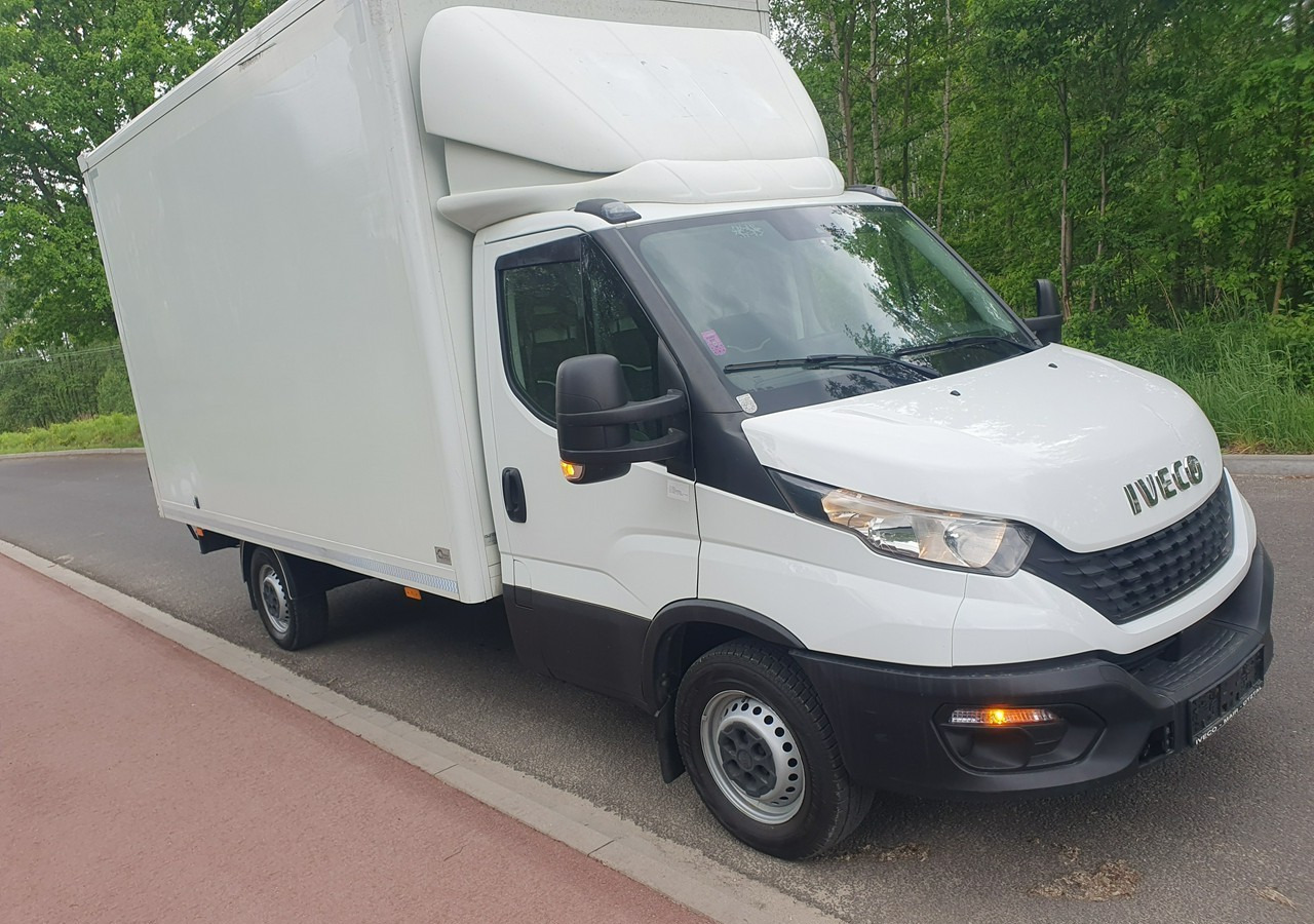 Iveco 35 Daily 35S14 klima * 3 osobowy *nowy rozrząd * - Dobozos kisteherautó: 3 kép. Iveco 35 Daily 35S14 klima * 3 osobowy *nowy rozrząd * - Dobozos kisteherautó: 3 kép.