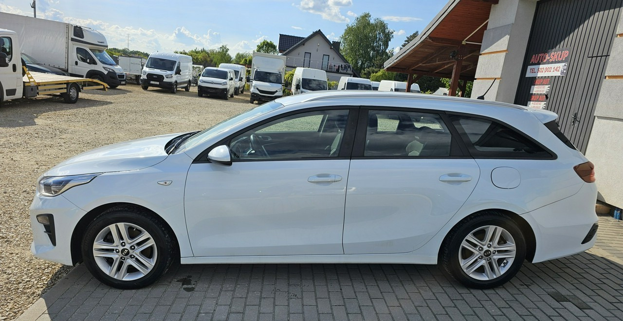 Kia Cee'd III gwarancja*serwis* zadbany - Autó: 4 kép. Kia Cee'd III gwarancja*serwis* zadbany - Autó: 4 kép.