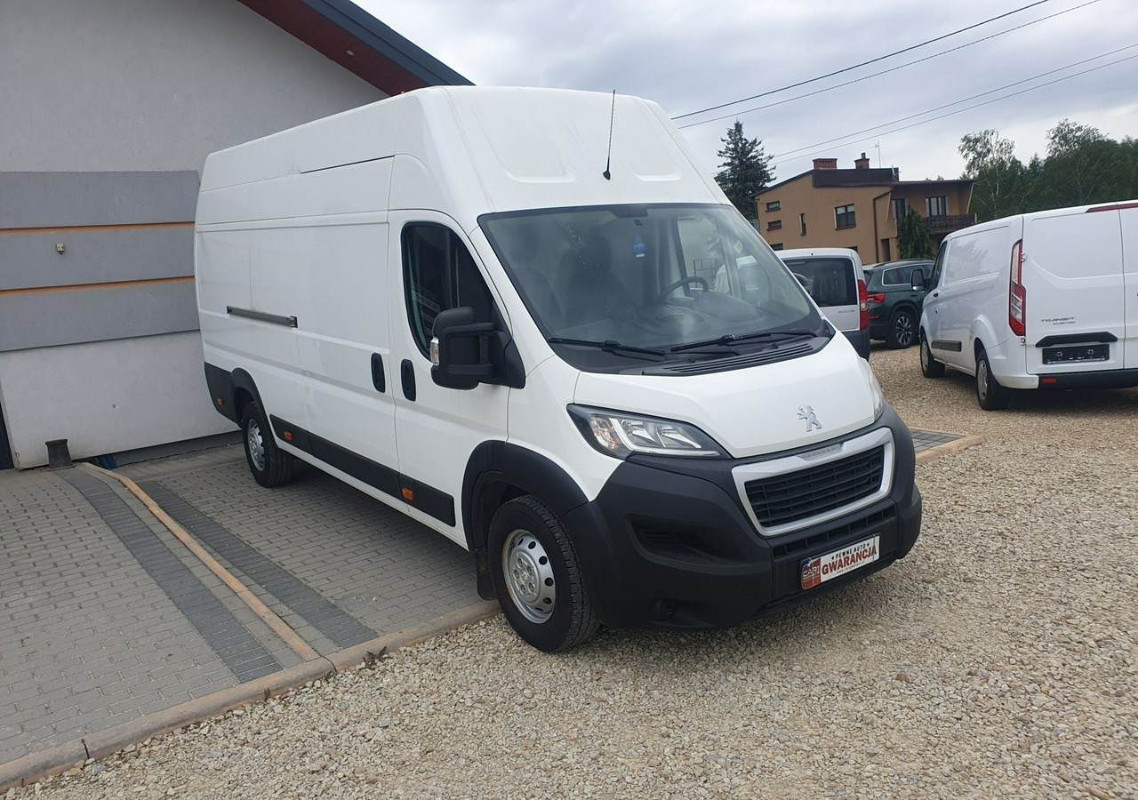 Peugeot Boxer krajowy l* klima* - Furgon: 3 kép. Peugeot Boxer krajowy l* klima* - Furgon: 3 kép.