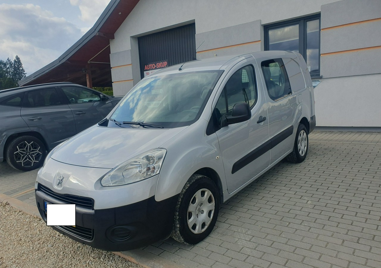 Peugeot Partner II 5 lub 2 osobowy *long * zabudowa gruau* - Autó: 2 kép. Peugeot Partner II 5 lub 2 osobowy *long * zabudowa gruau* - Autó: 2 kép.