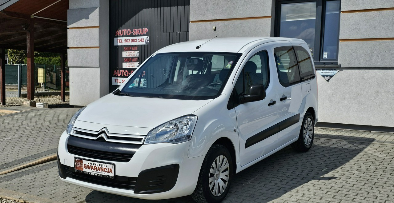 Peugeot Partner II 5 -osobowy - Autó: 4 kép. Peugeot Partner II 5 -osobowy - Autó: 4 kép.