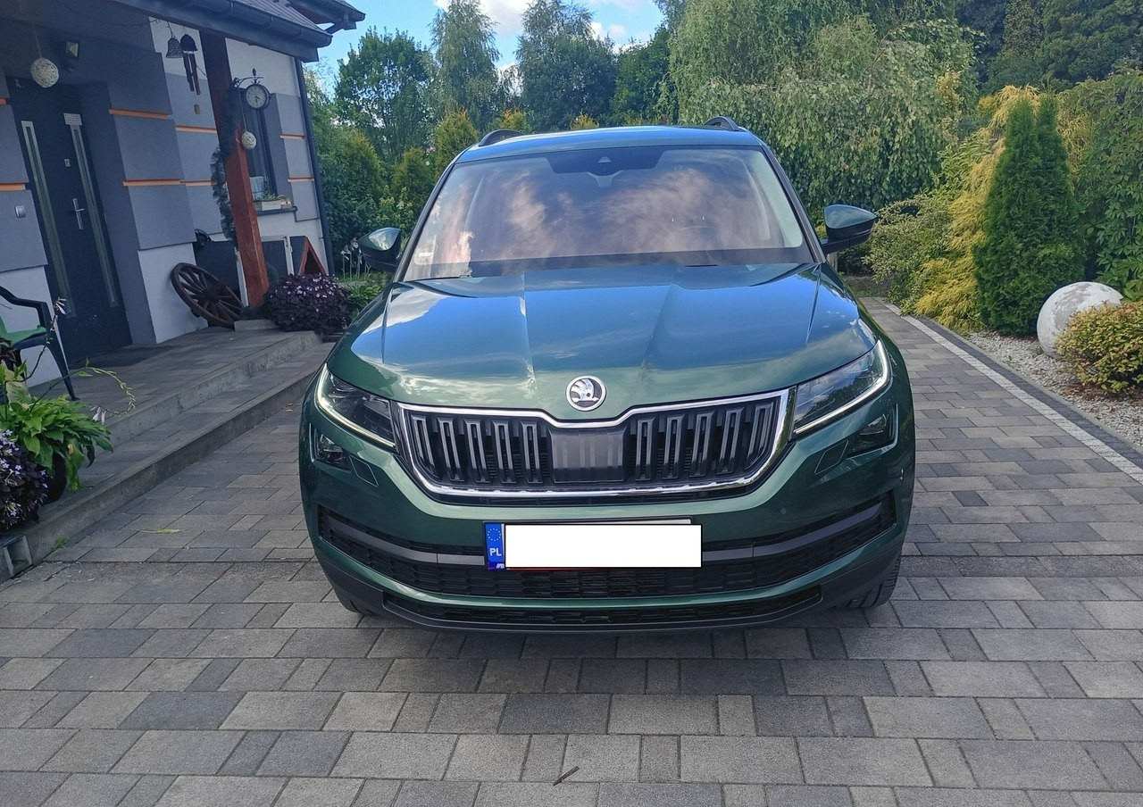 Skoda Kodiaq Skoda Kodiaq Skoda Kodiaq 2.0 4x4 Wersja Drive na 125 lecie - Terepjáró/ SUV: 2 kép. Skoda Kodiaq Skoda Kodiaq Skoda Kodiaq 2.0 4x4 Wersja Drive na 125 lecie - Terepjáró/ SUV: 2 kép.