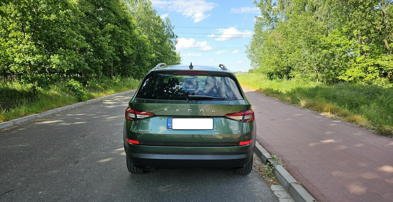 Skoda Kodiaq Skoda Kodiaq Skoda Kodiaq 2.0 4x4 Wersja Drive na 125 lecie - Terepjáró/ SUV: 5 kép. Skoda Kodiaq Skoda Kodiaq Skoda Kodiaq 2.0 4x4 Wersja Drive na 125 lecie - Terepjáró/ SUV: 5 kép.