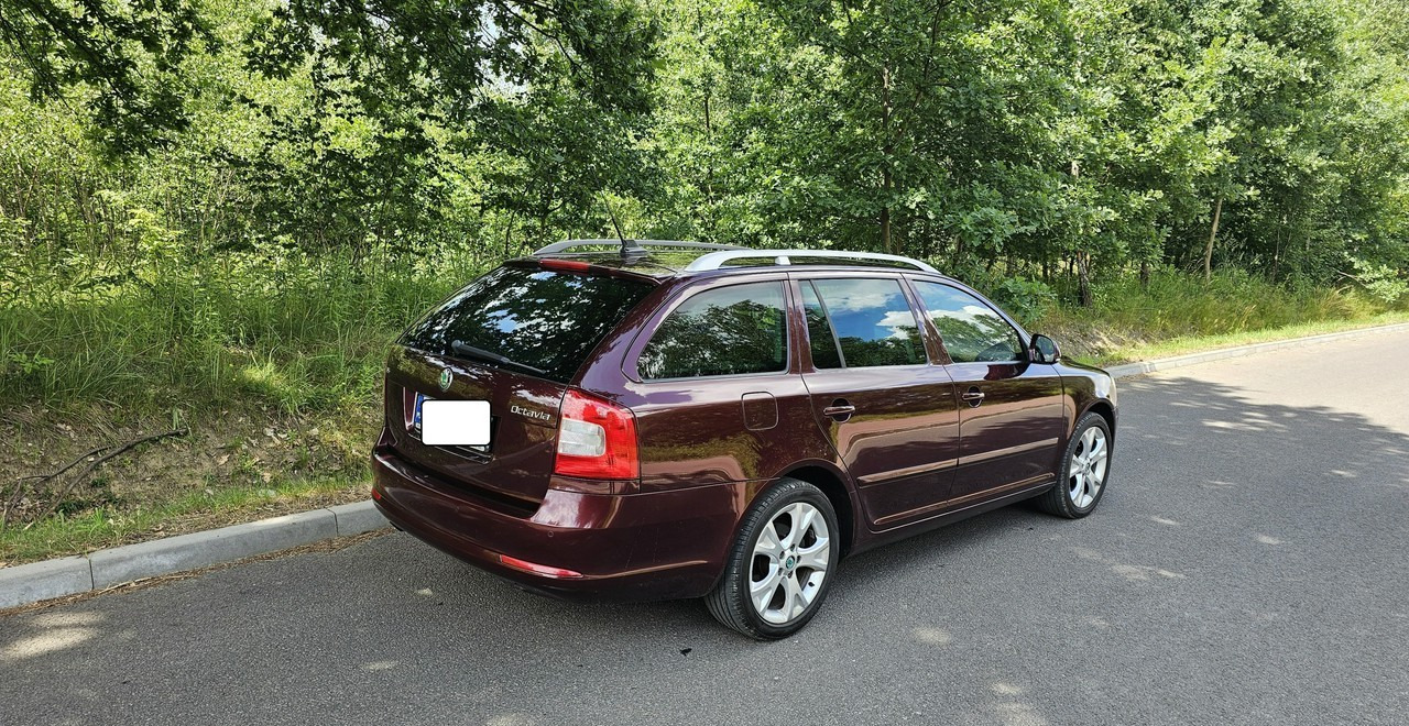 Skoda Octavia II bogate wyposażenie *niski przebieg*FV vat 23%* - Autó: 4 kép. Skoda Octavia II bogate wyposażenie *niski przebieg*FV vat 23%* - Autó: 4 kép.