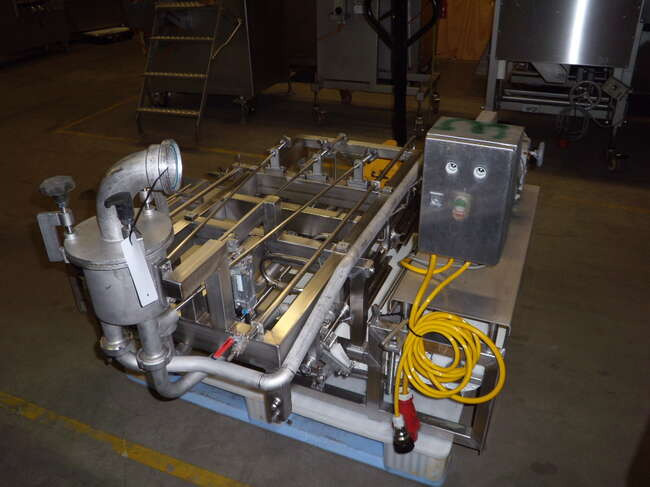 Forming machine for meatrolls - Élelmiszer-feldolgozó gép: 1 kép. Forming machine for meatrolls - Élelmiszer-feldolgozó gép: 1 kép.