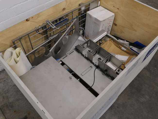 GEA paper interleaver PPI400 - Élelmiszer-feldolgozó gép: 1 kép. GEA paper interleaver PPI400 - Élelmiszer-feldolgozó gép: 1 kép.