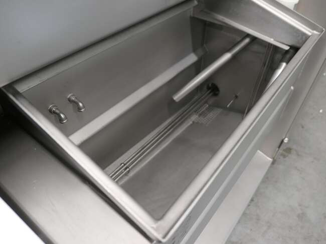 Élelmiszer-feldolgozó gép Marel / Elpress cleaning system for RevoPortioner TRF630: 6 kép.