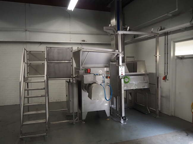 Wolfking grinder C250UNI - Élelmiszer-feldolgozó gép: 2 kép. Wolfking grinder C250UNI - Élelmiszer-feldolgozó gép: 2 kép.