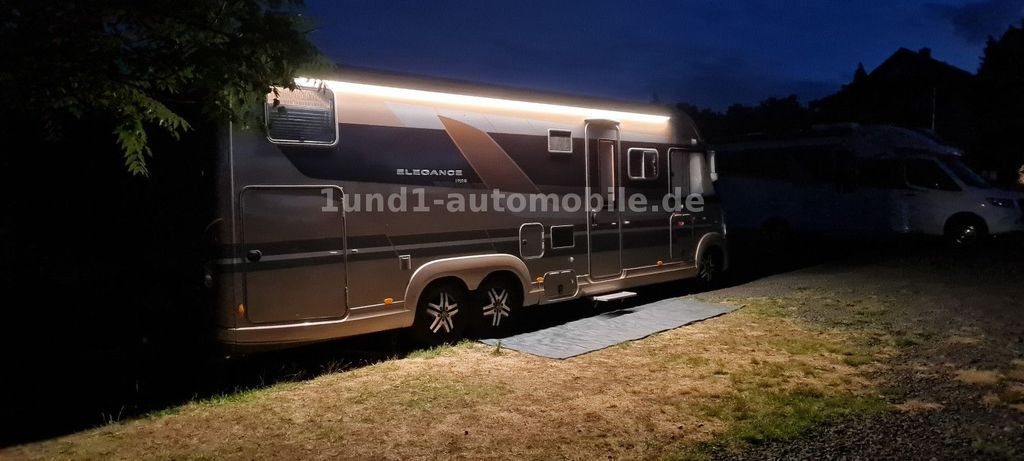 Bürstner Elegance I 910 G Solar/AHK/RFK/Alde/TwinSat/2xTV/Vollausstattung Elegance I 910 G Solar/AHK/RFK/Alde/TwinSat/2xTV/Vollausstattung - Integrált lakóautó: 3 kép. Bürstner Elegance I 910 G Solar/AHK/RFK/Alde/TwinSat/2xTV/Vollausstattung Elegance I 910 G Solar/AHK/RFK/Alde/TwinSat/2xTV/Vollausstattung - Integrált lakóautó: 3 kép.