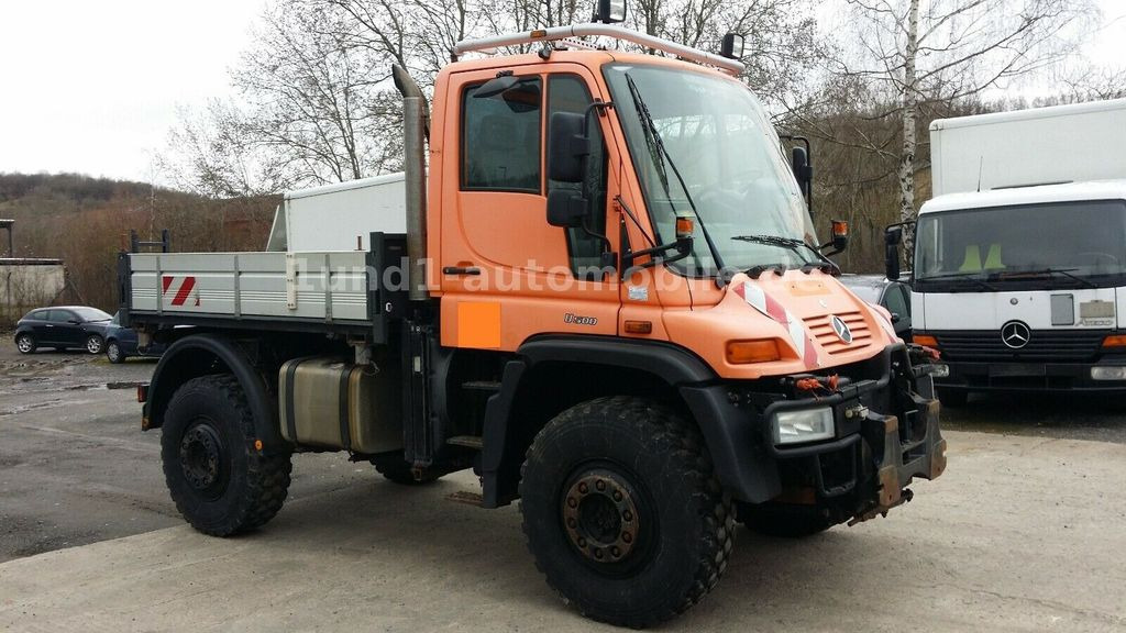 Mercedes-Benz Unimog U 500 Kipper Kommunalhydraulik U 300 400 U 500 Kipper Kommunalhydraulik U 300 400 - Többcélú/ Speciális jármű: 2 kép. Mercedes-Benz Unimog U 500 Kipper Kommunalhydraulik U 300 400 U 500 Kipper Kommunalhydraulik U 300 400 - Többcélú/ Speciális jármű: 2 kép.