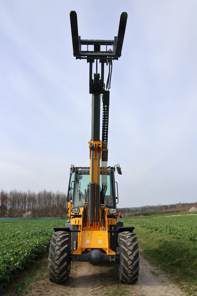 APS 2500 / T - Teleszkópos homlokrakodó: 5 kép. APS 2500 / T - Teleszkópos homlokrakodó: 5 kép.