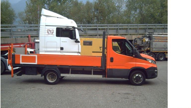Iveco DAILYdaily 35-140 - Platós kisteherautó: 2 kép. Iveco DAILYdaily 35-140 - Platós kisteherautó: 2 kép.