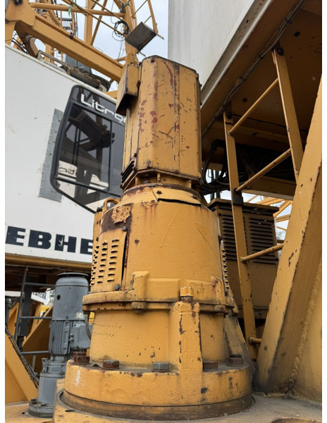 Liebherr 112EC-H/185 complete top part - Toronydaru: 5 kép. Liebherr 112EC-H/185 complete top part - Toronydaru: 5 kép.
