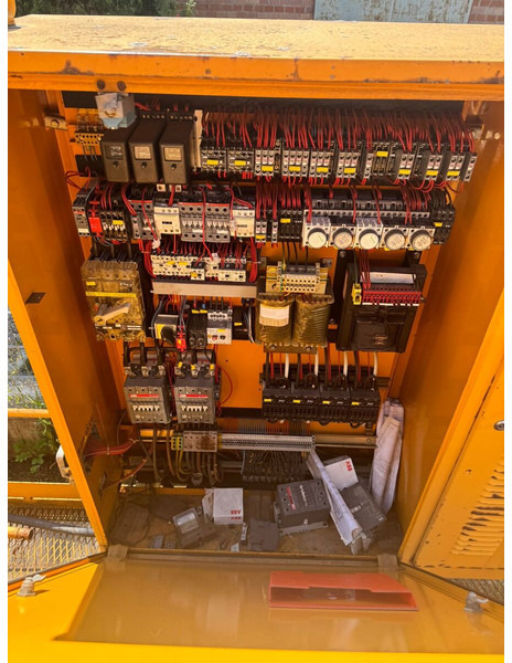 Liebherr 112EC-H - Toronydaru: 4 kép. Liebherr 112EC-H - Toronydaru: 4 kép.