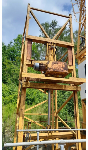 Liebherr 120HC climbing cage - Toronydaru: 1 kép. Liebherr 120HC climbing cage - Toronydaru: 1 kép.