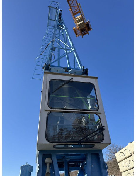 Liebherr 140EC-H6 1996yom, 60m jib - perfect - Toronydaru: 1 kép. Liebherr 140EC-H6 1996yom, 60m jib - perfect - Toronydaru: 1 kép.
