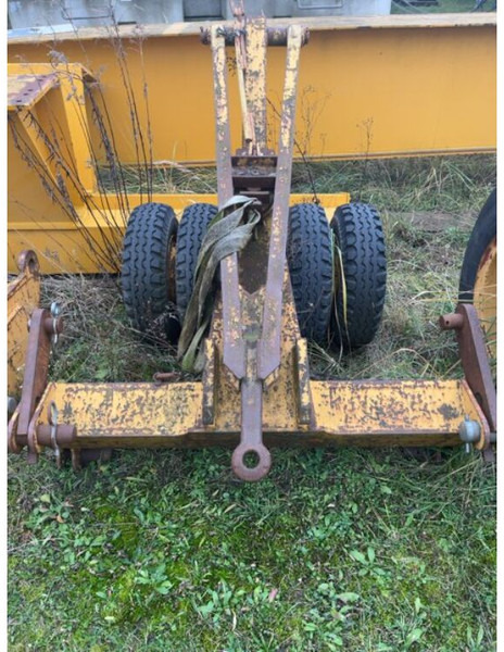 Liebherr 32K/35K/50K/63K axels + adapters - Toronydaru: 1 kép. Liebherr 32K/35K/50K/63K axels + adapters - Toronydaru: 1 kép.