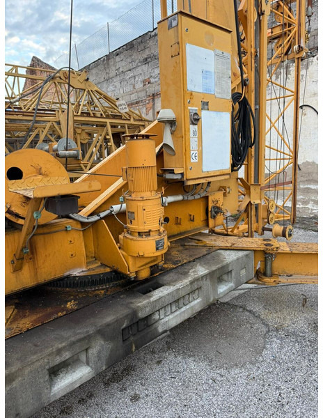 Liebherr 32K perfect, ready to load - Toronydaru: 3 kép. Liebherr 32K perfect, ready to load - Toronydaru: 3 kép.