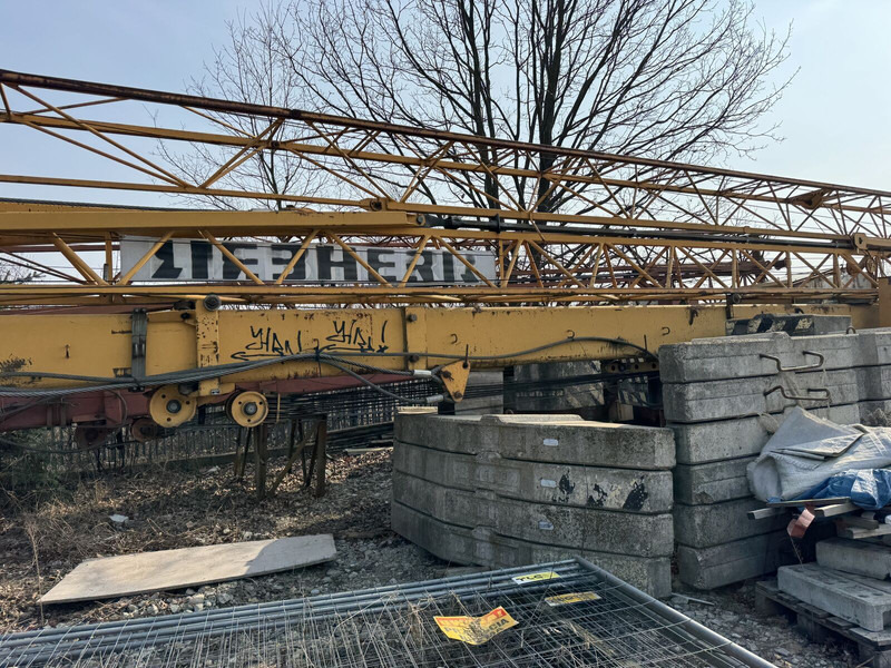 Liebherr 32K x2 in packet, 1993yom, cabin - Toronydaru: 2 kép. Liebherr 32K x2 in packet, 1993yom, cabin - Toronydaru: 2 kép.