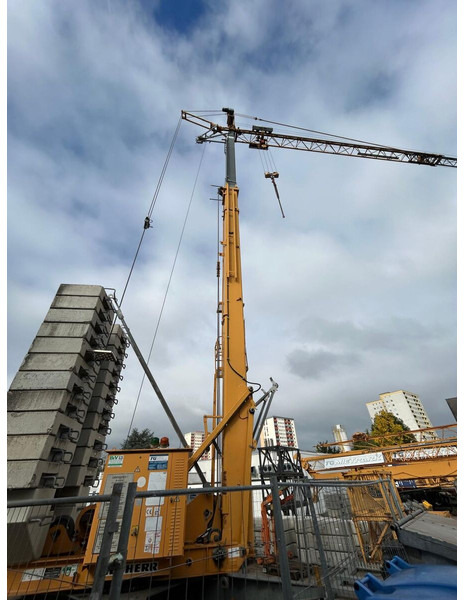 Liebherr 32TT, 2002yom, 30m jib perfect condition - Toronydaru: 1 kép. Liebherr 32TT, 2002yom, 30m jib perfect condition - Toronydaru: 1 kép.