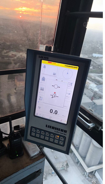 Liebherr 630EC-H40 Litronic - Toronydaru: 3 kép. Liebherr 630EC-H40 Litronic - Toronydaru: 3 kép.