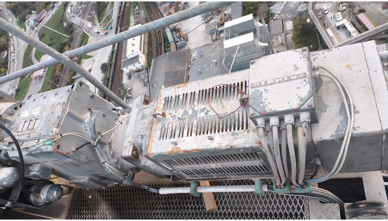 Liebherr 630EC-H40 Litronic - Toronydaru: 5 kép. Liebherr 630EC-H40 Litronic - Toronydaru: 5 kép.