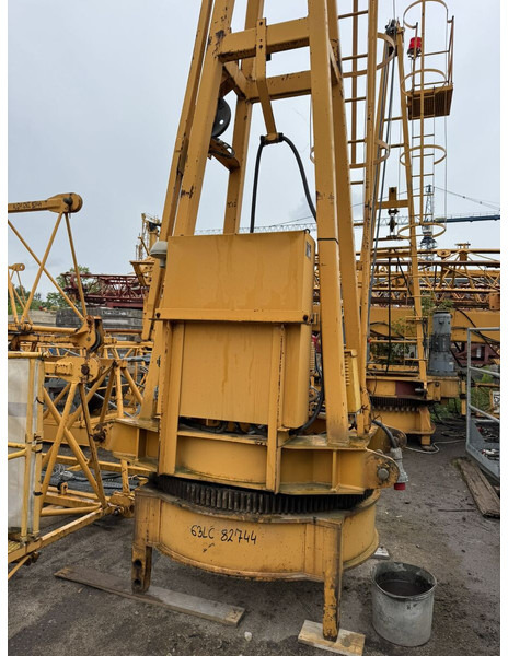 Liebherr 63LC - Toronydaru: 2 kép. Liebherr 63LC - Toronydaru: 2 kép.